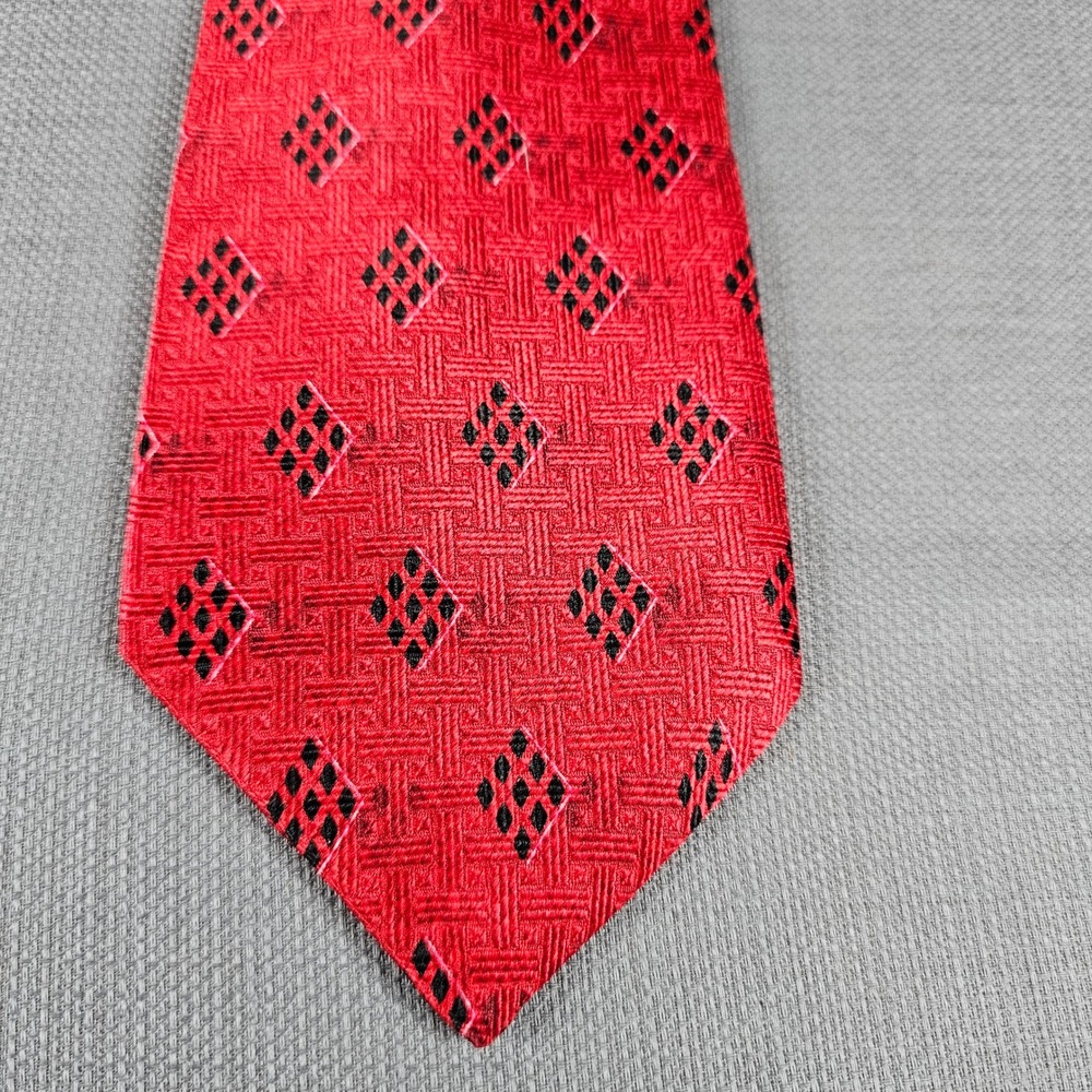 Puritan Mens Red Silk Necktie Black Diamond Geometric Pattern Textured Tie‎